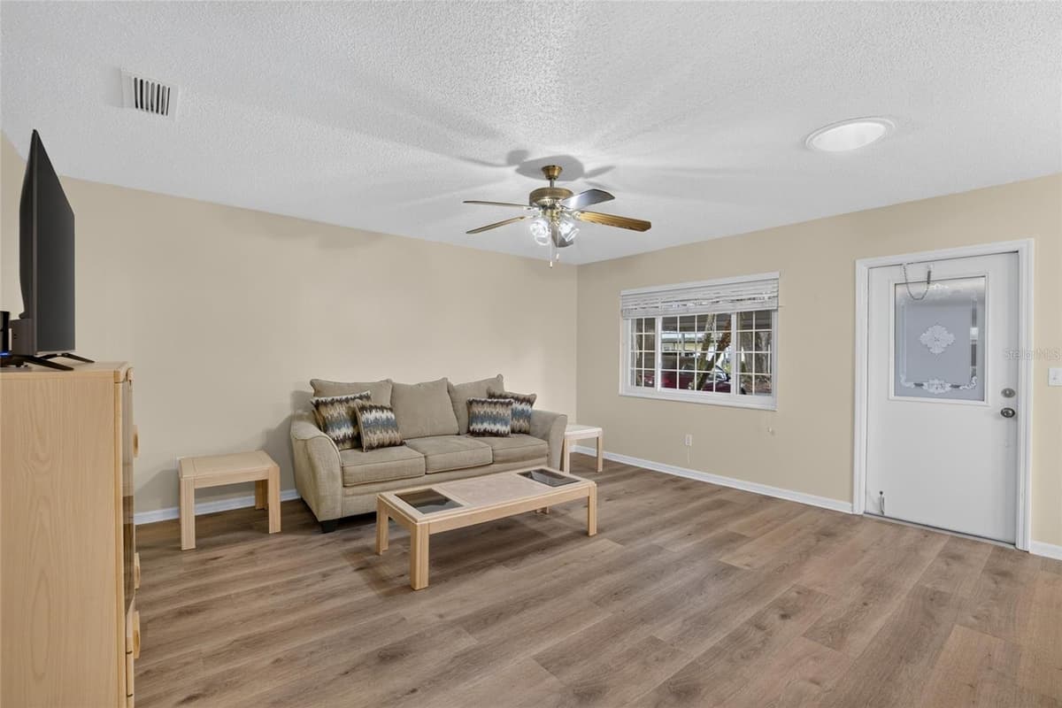 2202 HORSHAM PLACE — photo 27 of 91