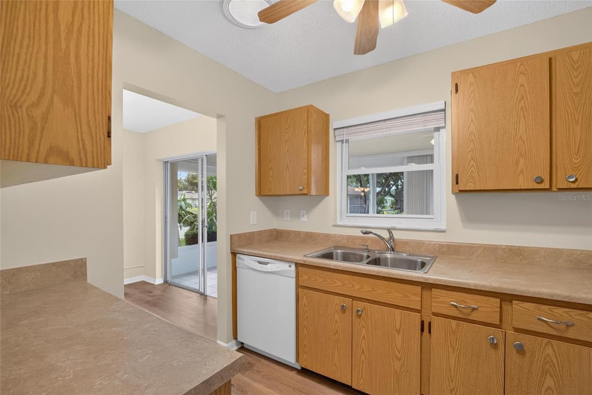 2202 HORSHAM PLACE — photo 22 of 91