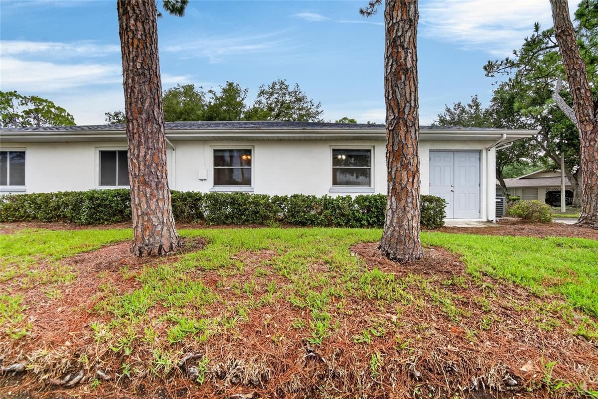 2202 HORSHAM PLACE — photo 15 of 91