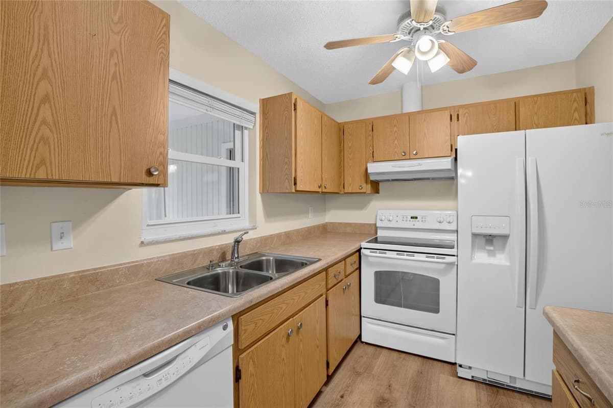 2202 HORSHAM PLACE — photo 24 of 91