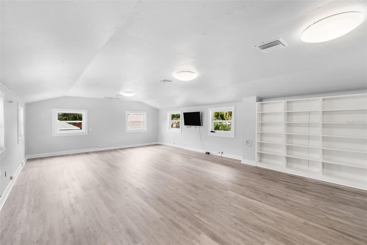 6010 17TH AVENUE — photo 47 of 56