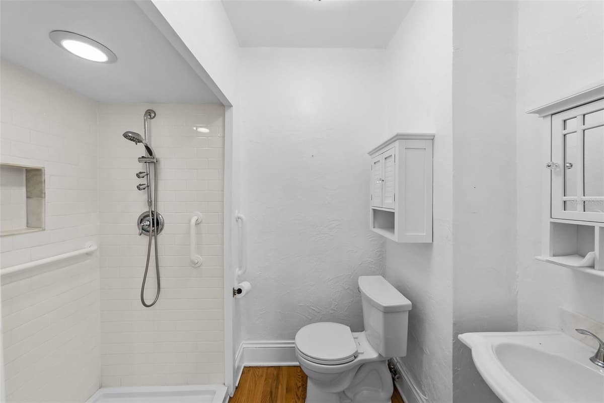 6010 17TH AVENUE — photo 23 of 56