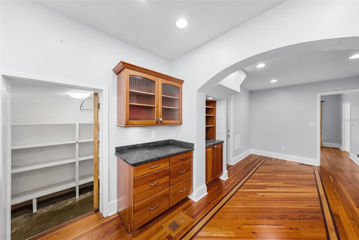 6010 17TH AVENUE — photo 18 of 56