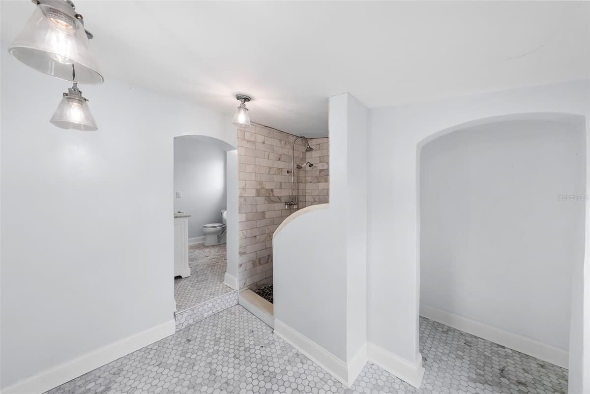 6010 17TH AVENUE — photo 39 of 56