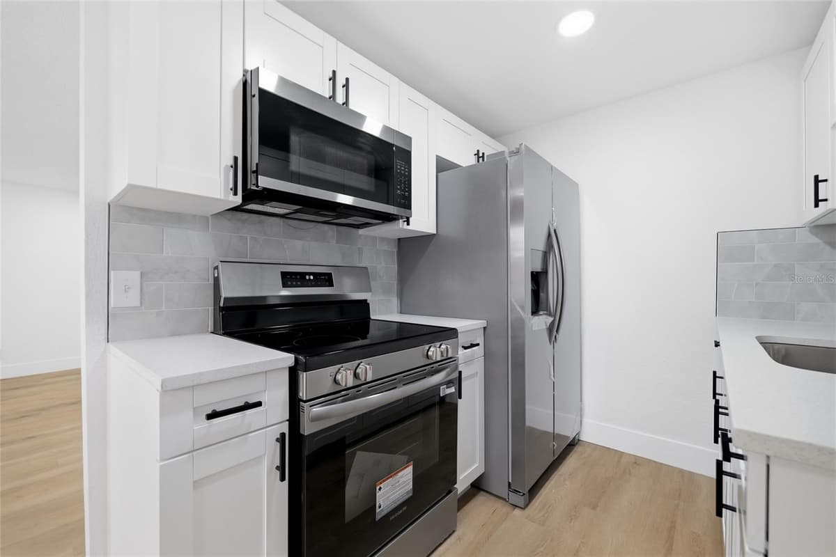 3412 HENRY AVENUE — photo 7 of 23