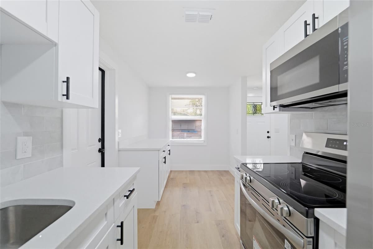3412 HENRY AVENUE — photo 8 of 23
