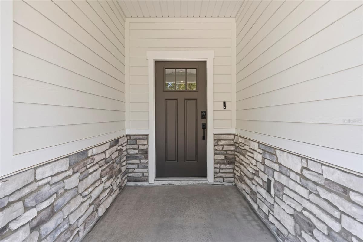 37 PEGASUS ROAD — photo 7 of 40