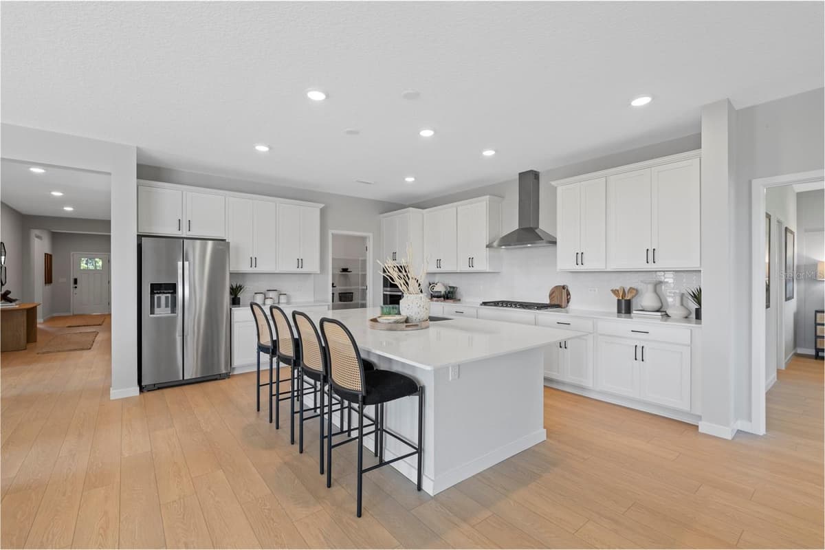 37 PEGASUS ROAD — photo 11 of 40