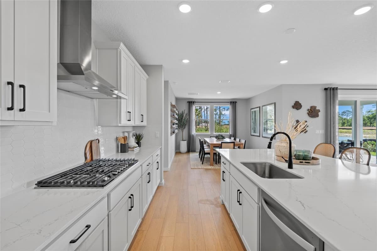 37 PEGASUS ROAD — photo 10 of 40