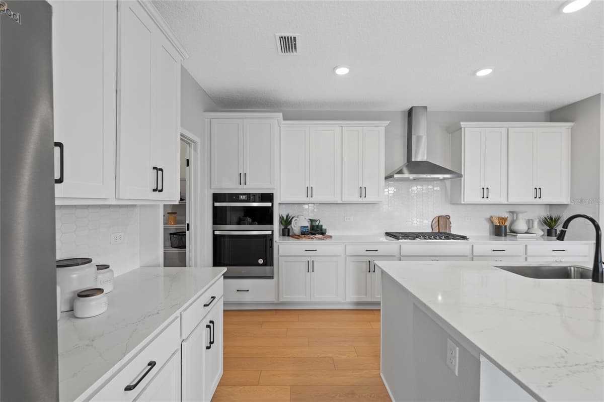 37 PEGASUS ROAD — photo 9 of 40