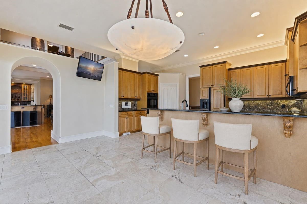 4631 HARBORPOINTE DRIVE — photo 14 of 57