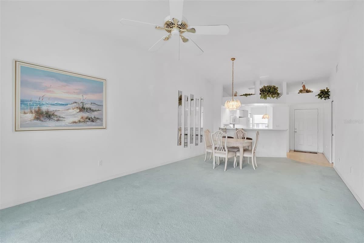 5725 GREENWOOD AVENUE — photo 17 of 38