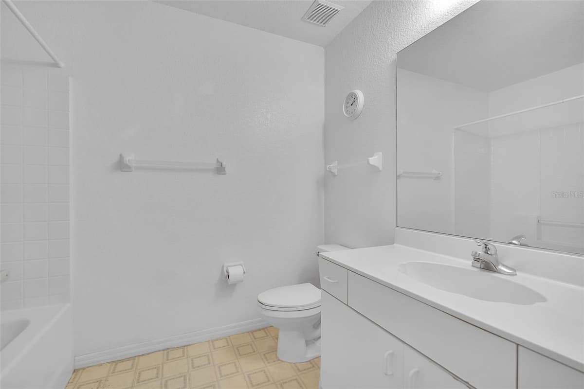 5725 GREENWOOD AVENUE — photo 31 of 38
