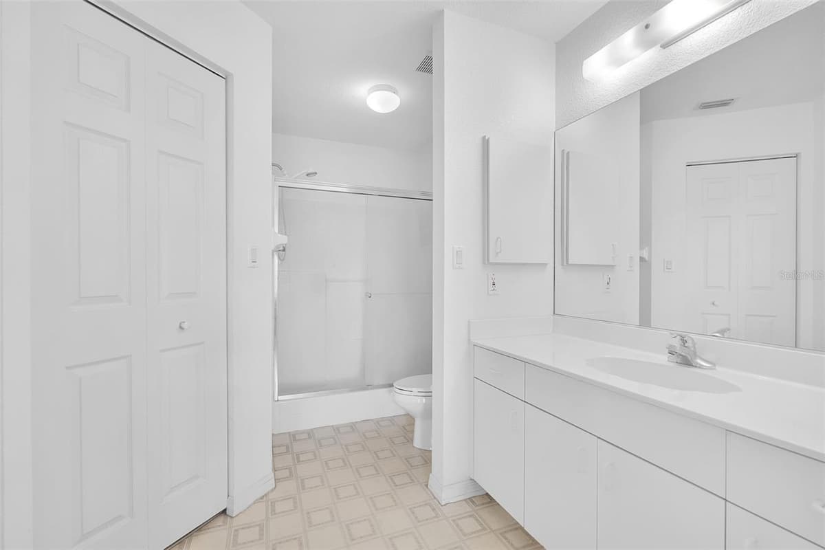 5725 GREENWOOD AVENUE — photo 25 of 38