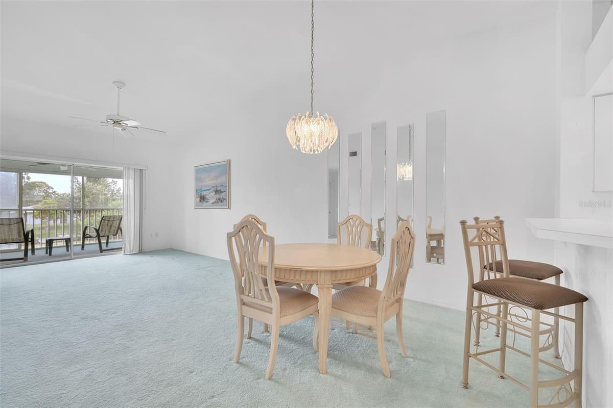 5725 GREENWOOD AVENUE — photo 11 of 38