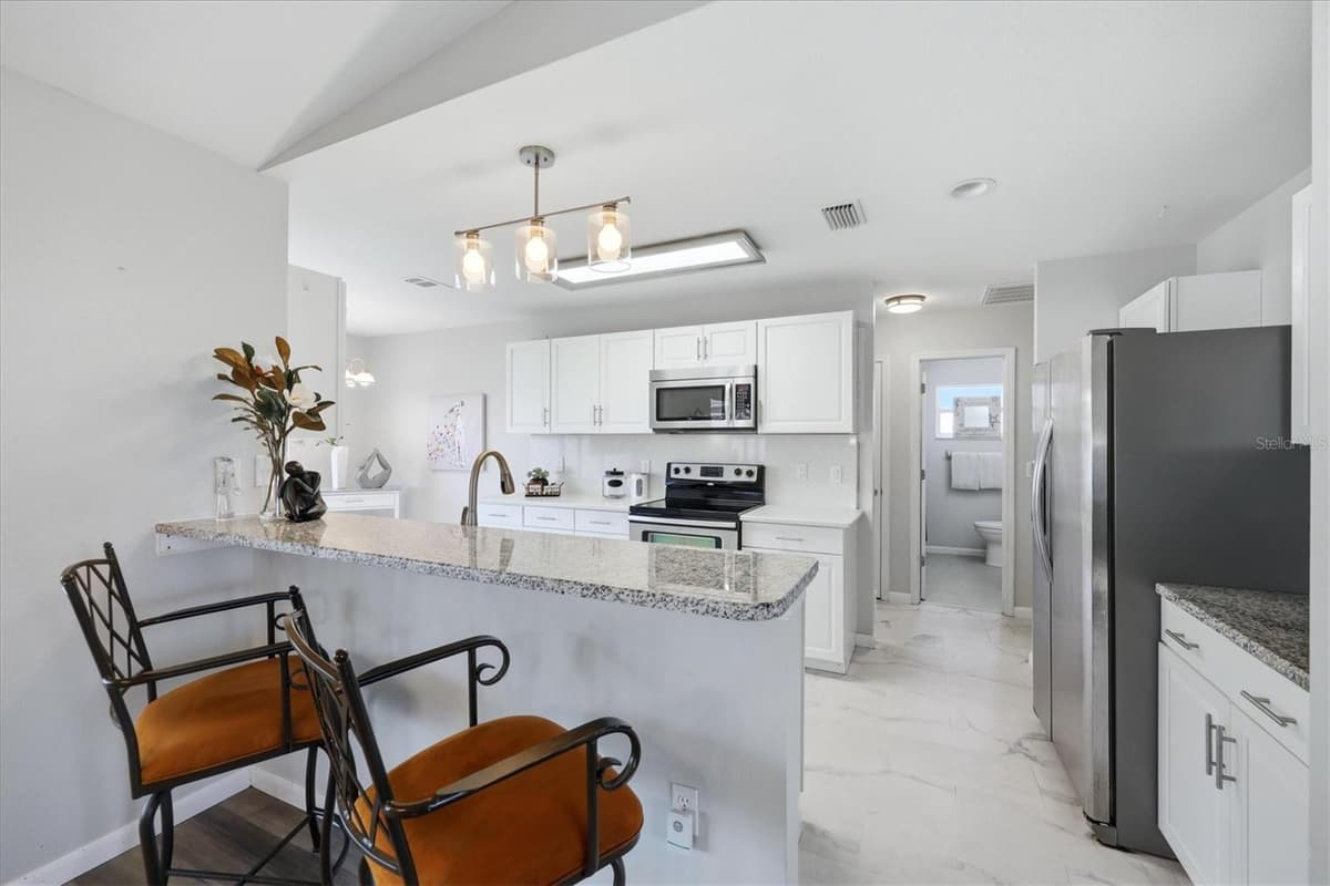 9084 PROSPECT AVENUE — photo 13 of 32