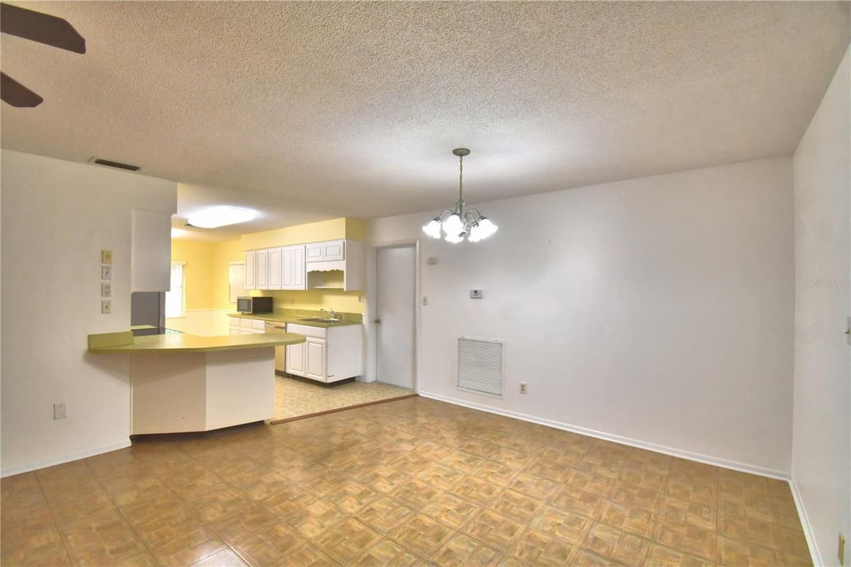 1212 LYNN AVENUE — photo 17 of 60