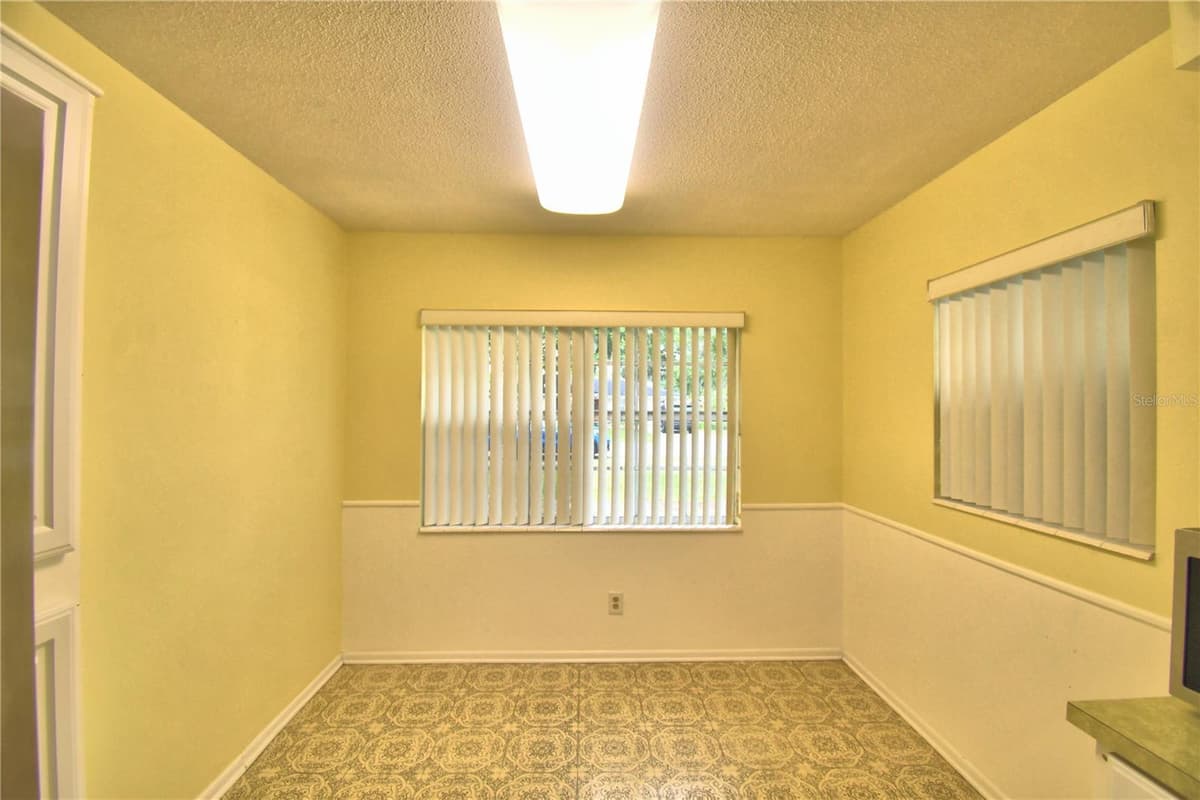 1212 LYNN AVENUE — photo 22 of 60