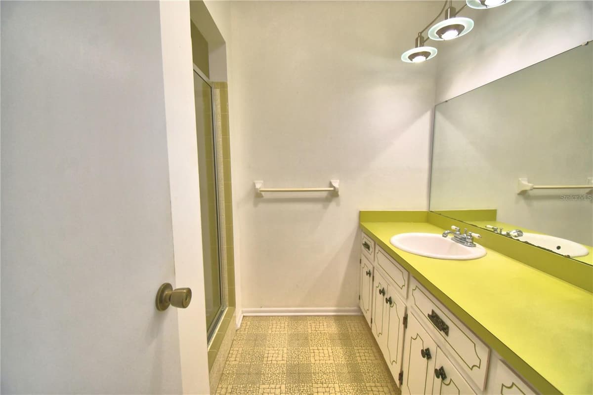 1212 LYNN AVENUE — photo 42 of 60
