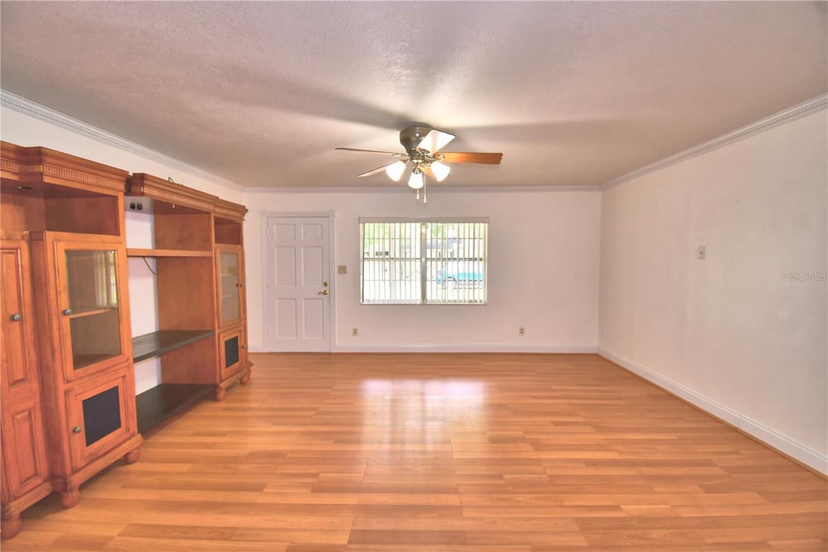 1212 LYNN AVENUE — photo 13 of 60