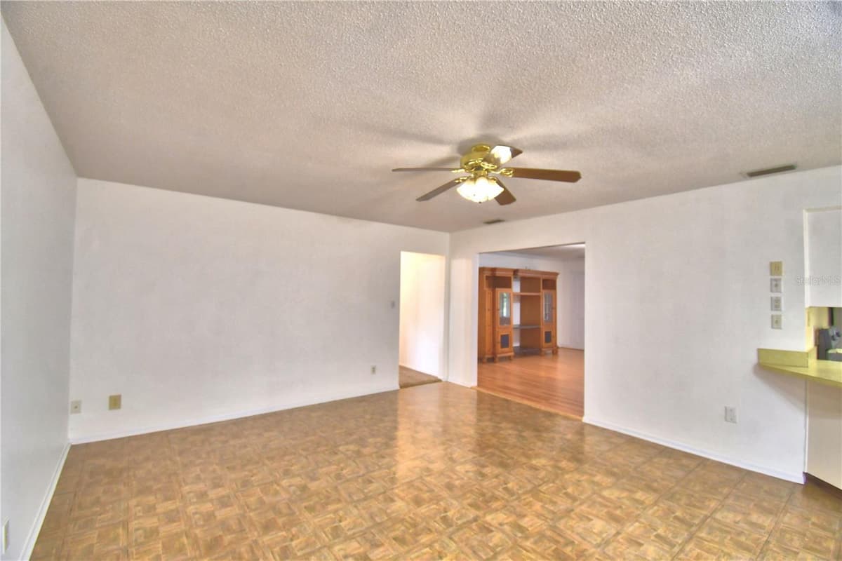 1212 LYNN AVENUE — photo 16 of 60