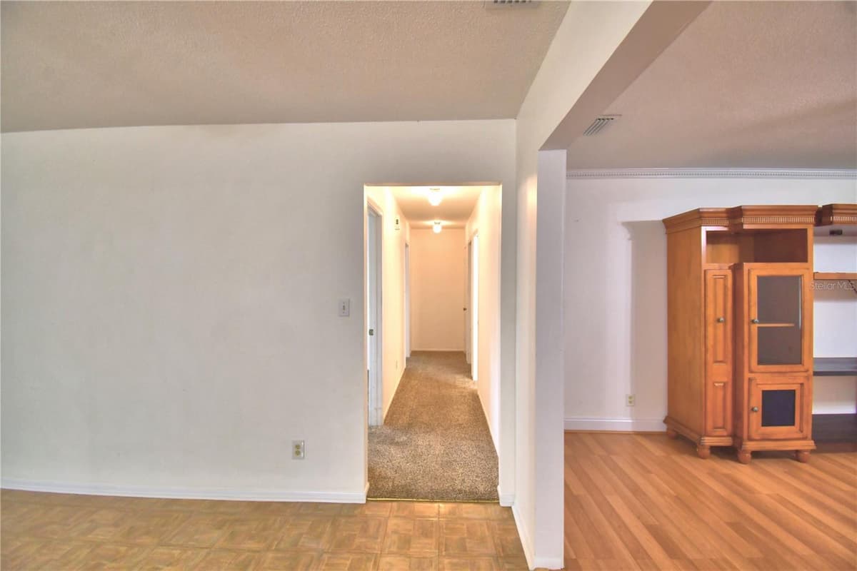 1212 LYNN AVENUE — photo 26 of 60