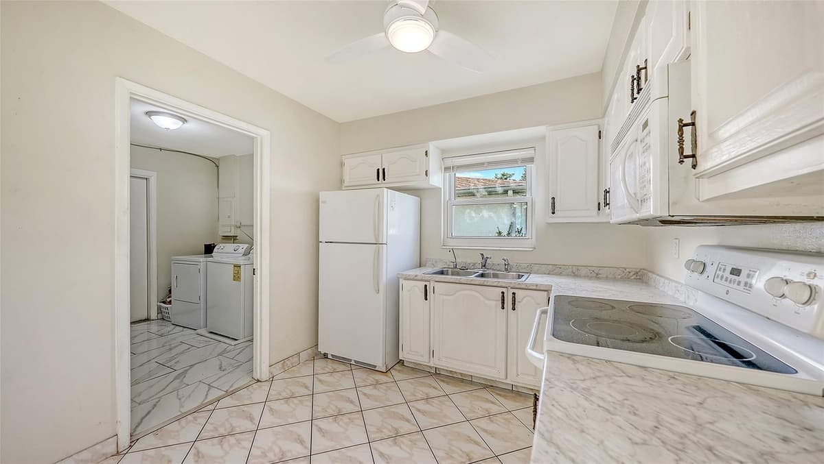 3307 NEWTOWN BOULEVARD — photo 12 of 47