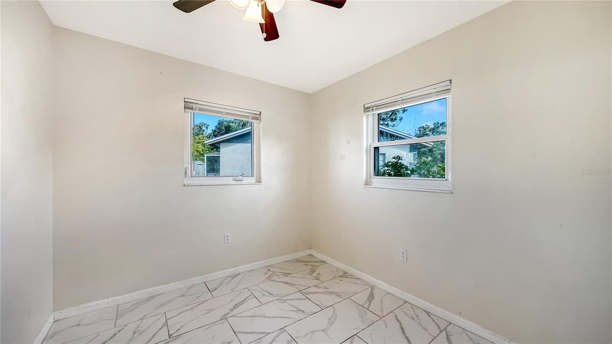 3307 NEWTOWN BOULEVARD — photo 38 of 47