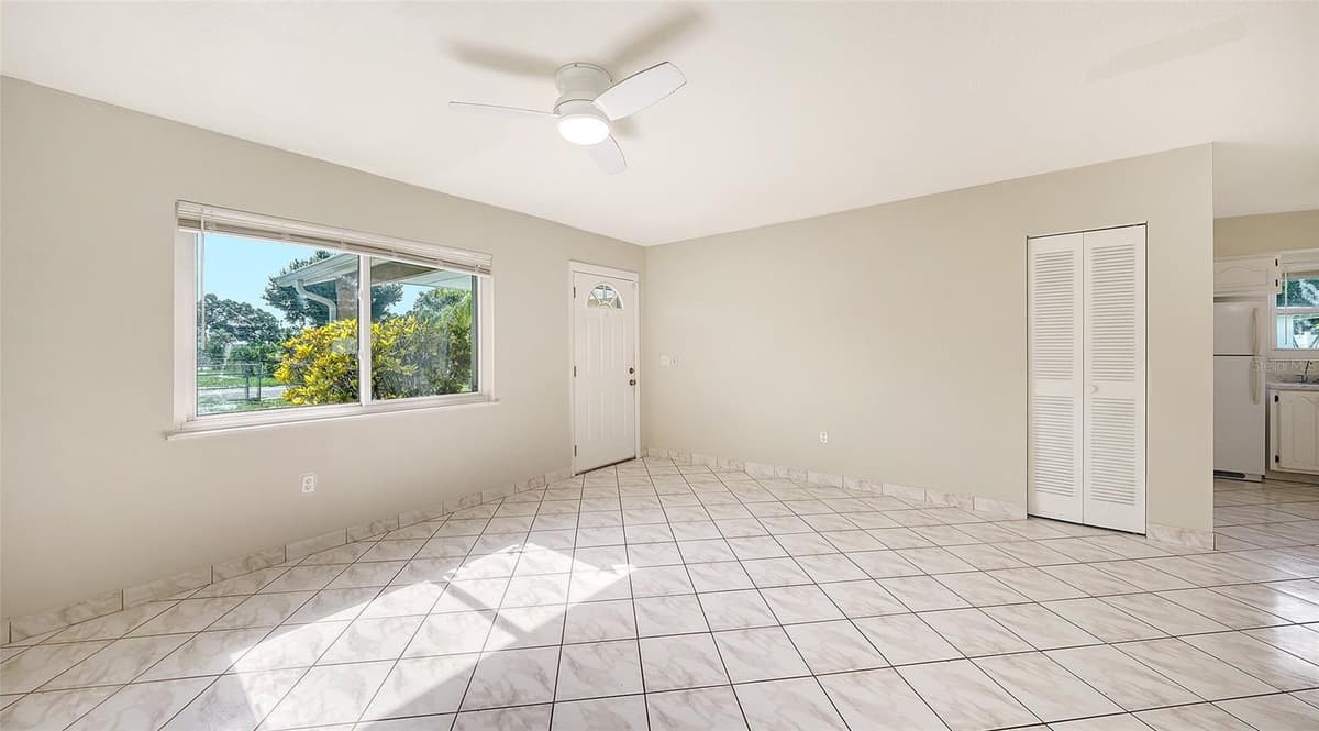 3307 NEWTOWN BOULEVARD — photo 8 of 47