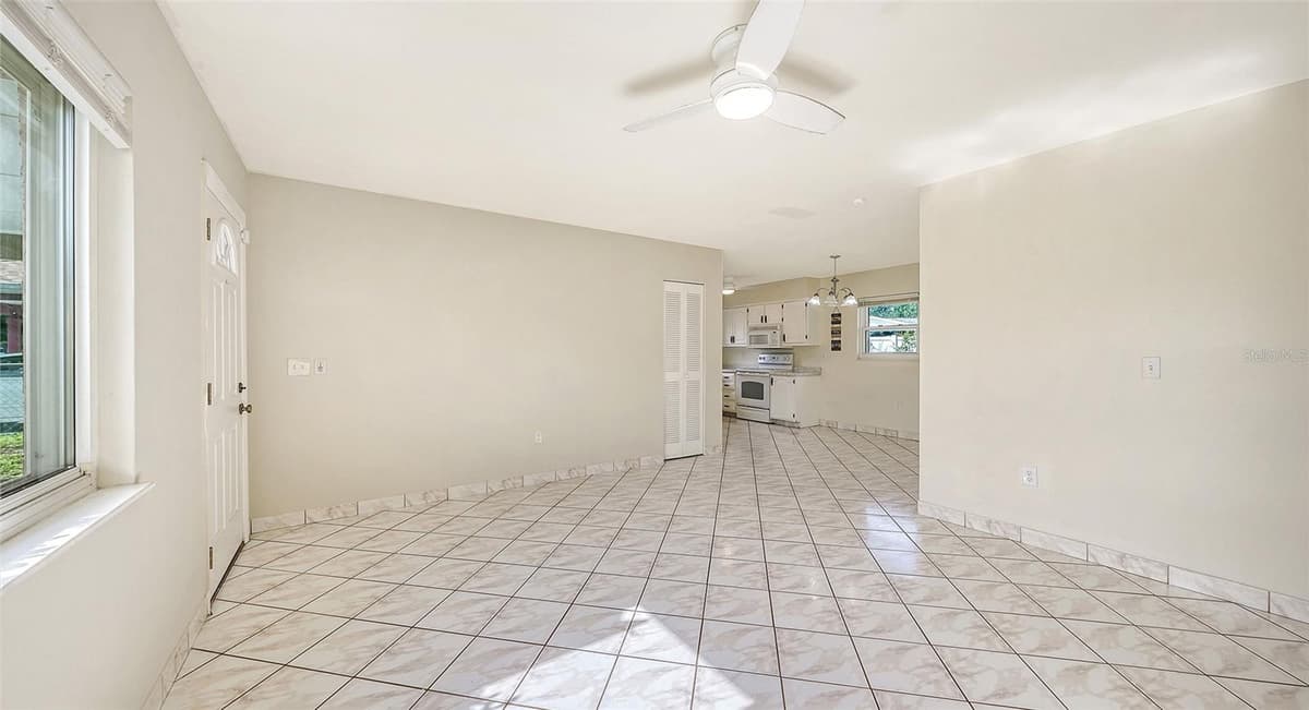 3307 NEWTOWN BOULEVARD — photo 7 of 47