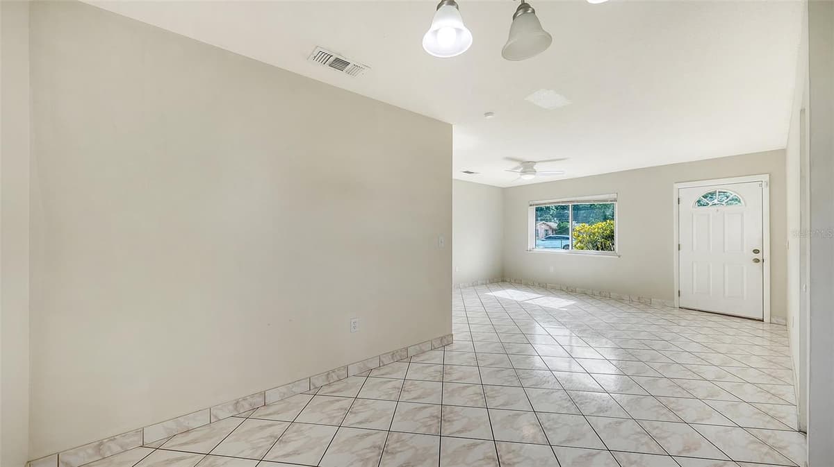 3307 NEWTOWN BOULEVARD — photo 14 of 47