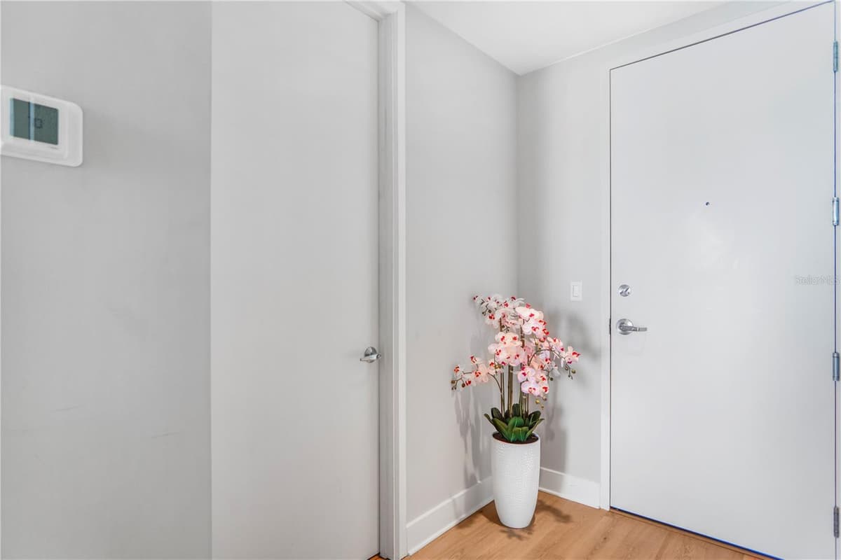 150 ROBINSON STREET — photo 3 of 21