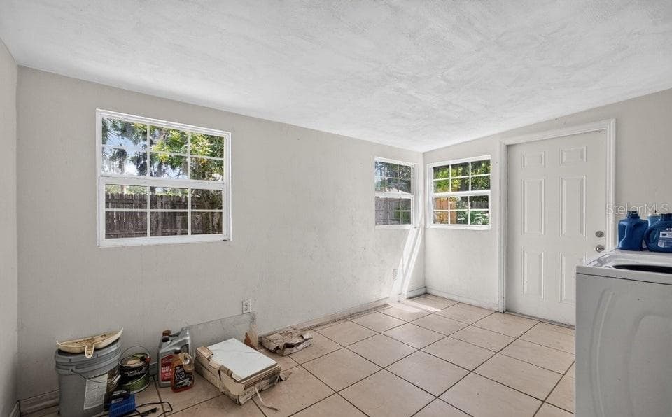 912 ROYAL OAK COURT — photo 12 of 42