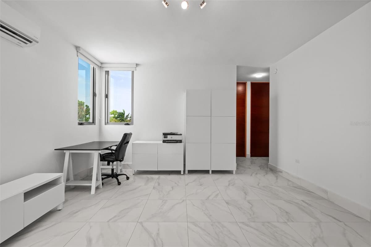 Riviera 58 CENTRAL PARK STREET — photo 9 of 11