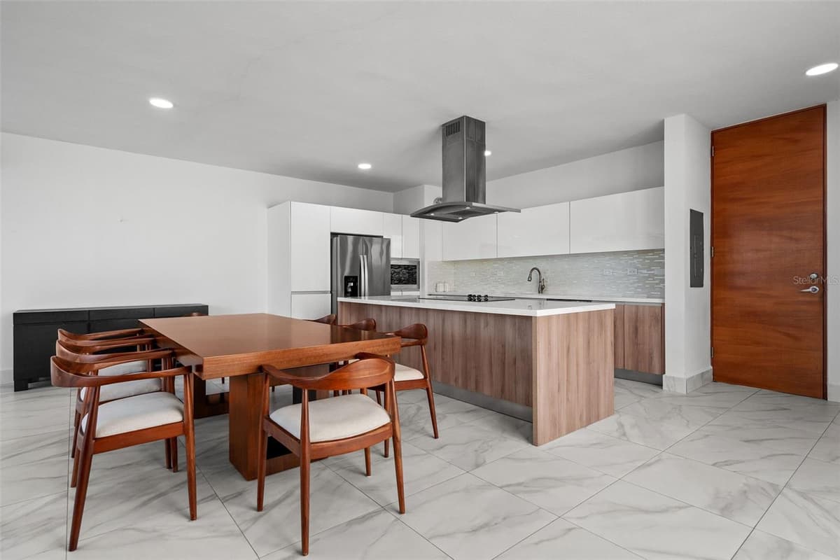 Riviera 58 CENTRAL PARK STREET — photo 4 of 11