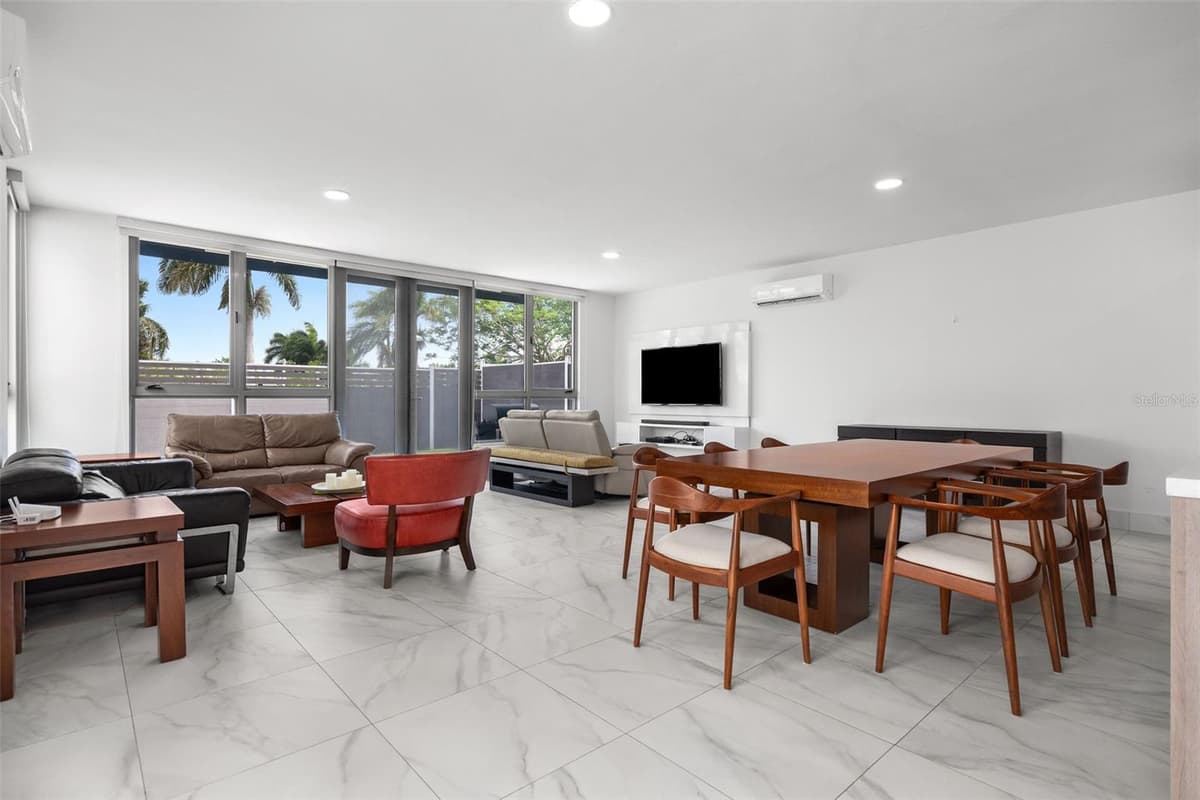 Riviera 58 CENTRAL PARK STREET — photo 5 of 11