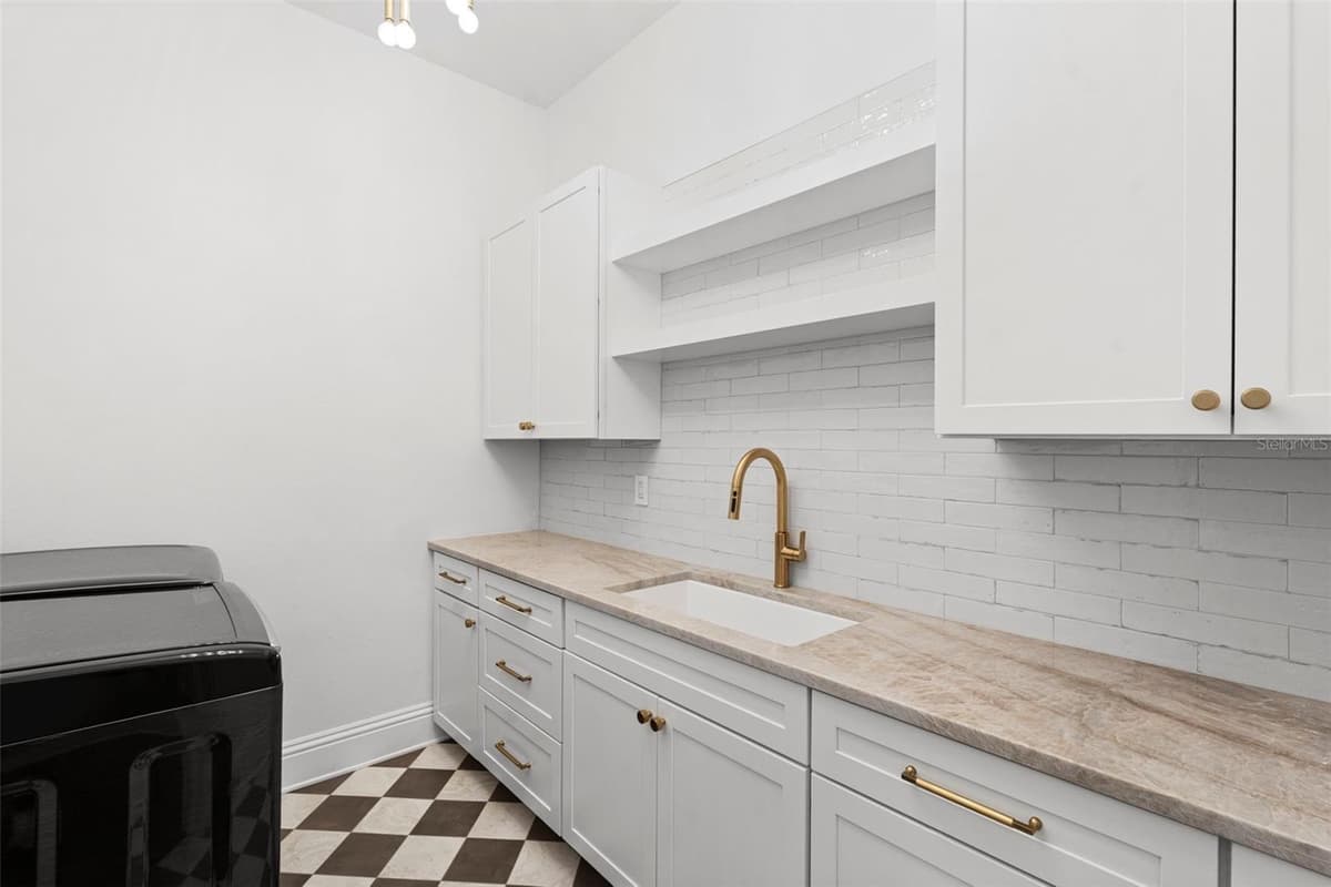 4406 AZEELE STREET — photo 33 of 65