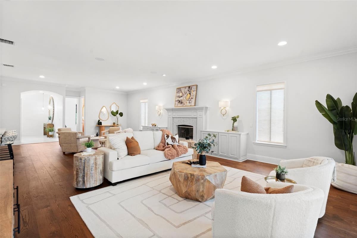 4406 AZEELE STREET — photo 12 of 65