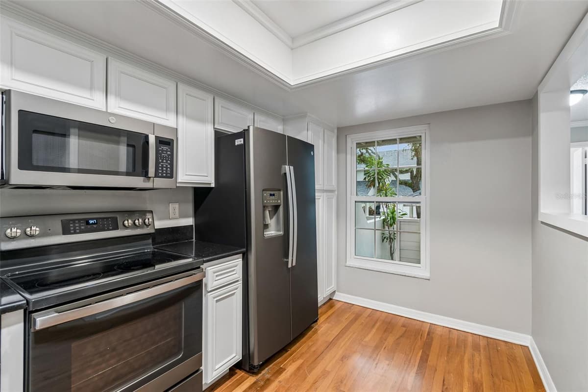 5203 BAYSHORE BOULEVARD — photo 6 of 50