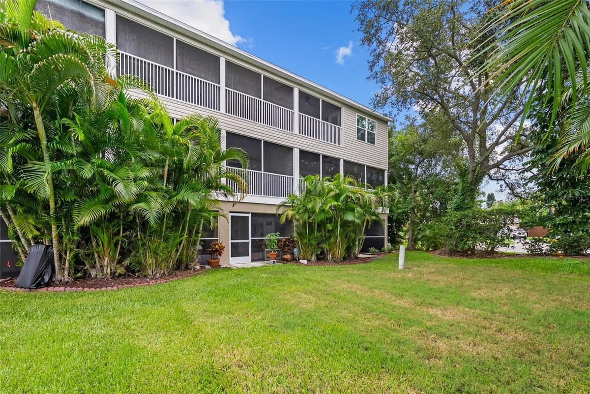 38 SEAGRAPE CIRCLE — photo 48 of 55