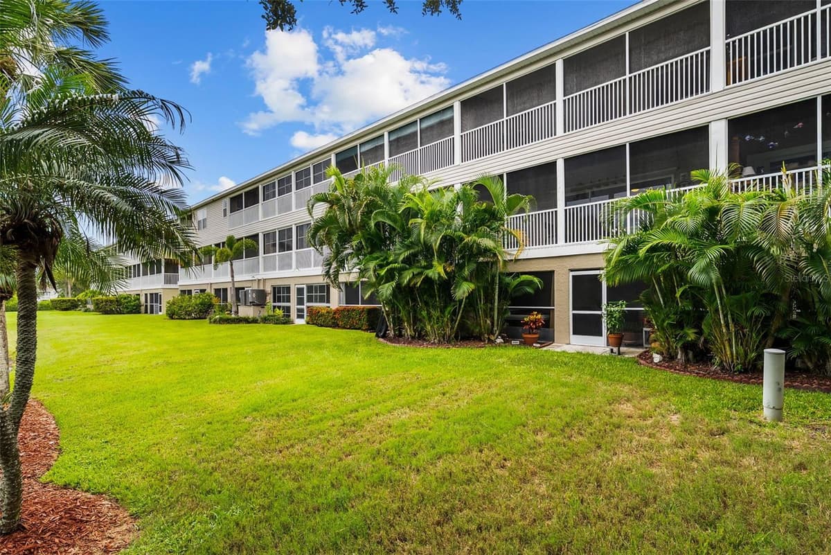 38 SEAGRAPE CIRCLE — photo 45 of 55