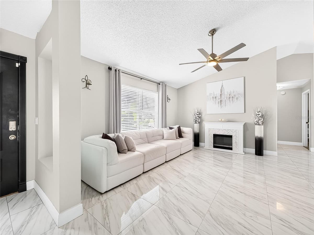 5014 SAWDUST CIRCLE — photo 4 of 36