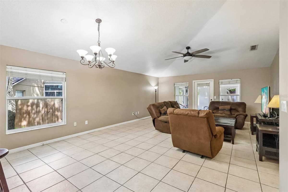 619 CORAL WAY — photo 8 of 32