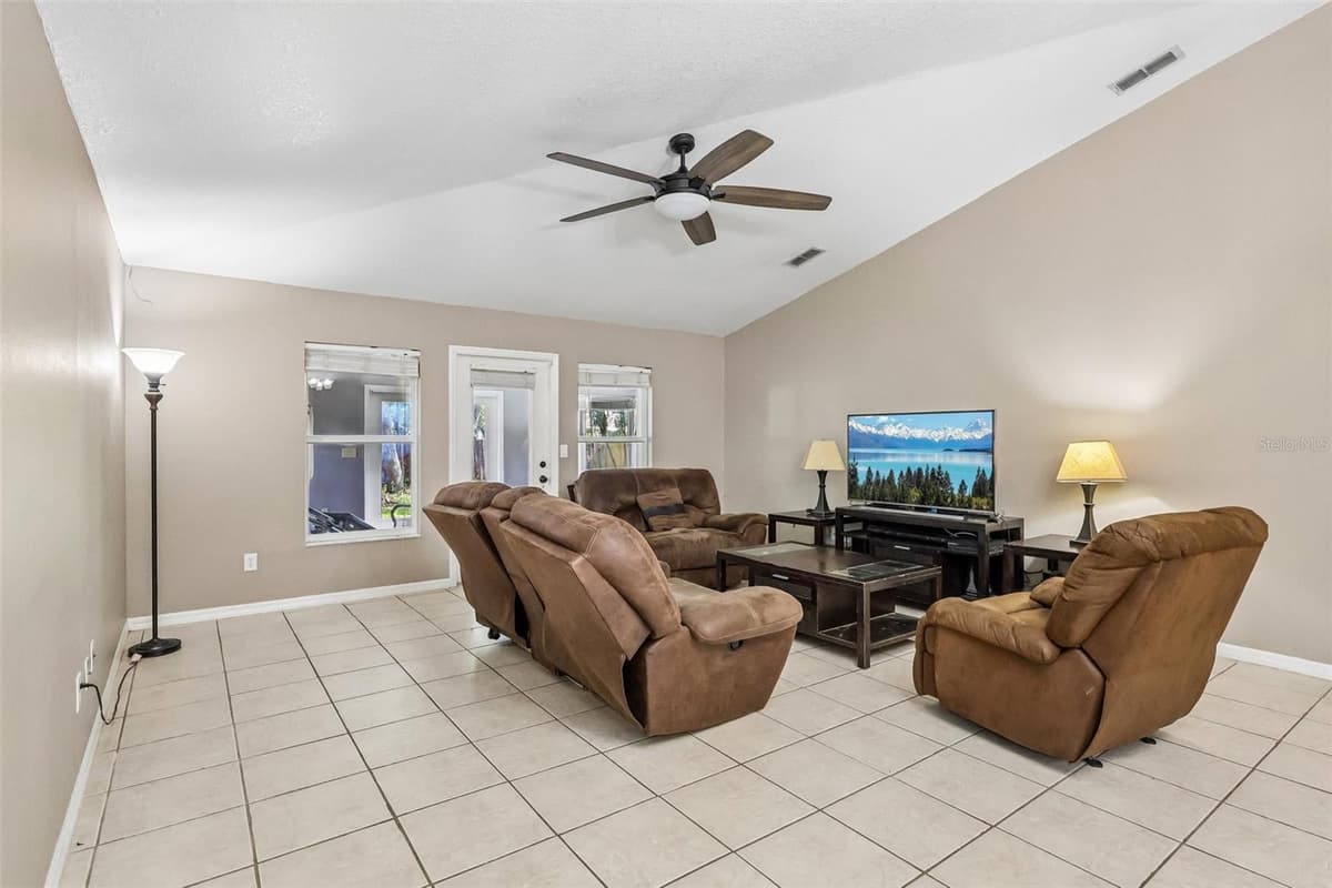 619 CORAL WAY — photo 9 of 32