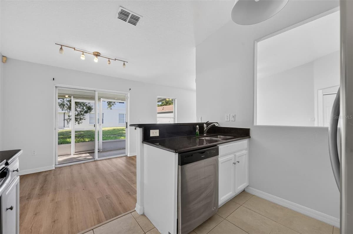 719 WAXWING COURT — photo 10 of 24