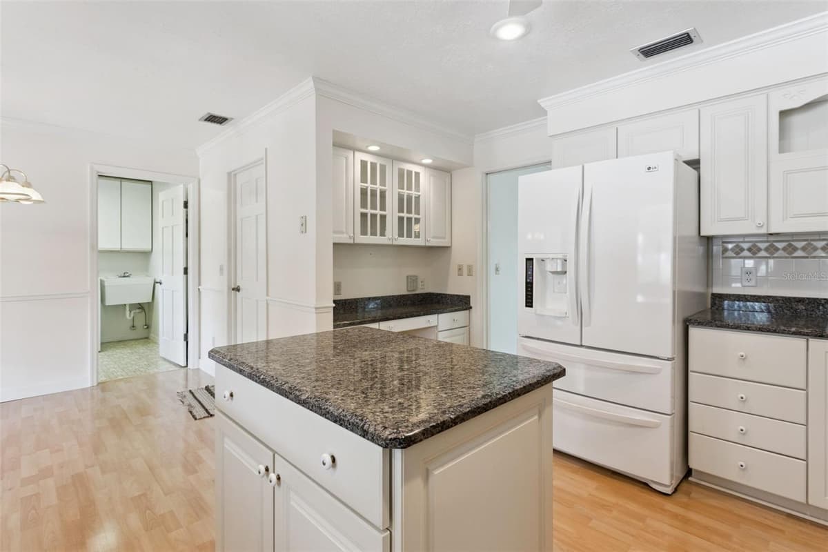 9225 MCDAVID COURT — photo 13 of 64