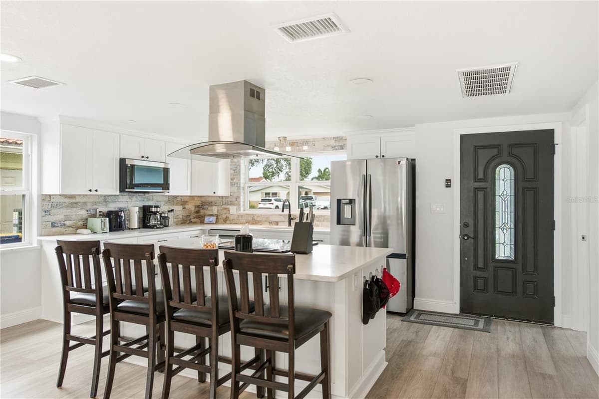 4930 POMPANO DRIVE — photo 15 of 49