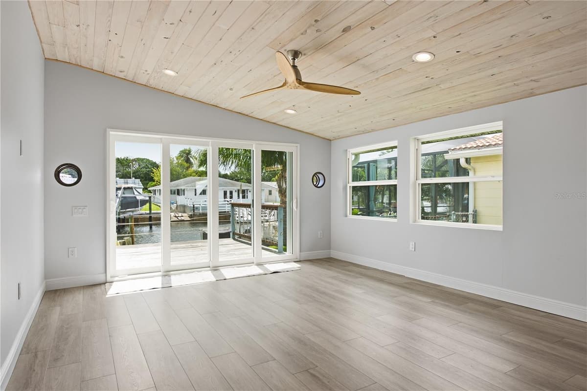 4930 POMPANO DRIVE — photo 8 of 49