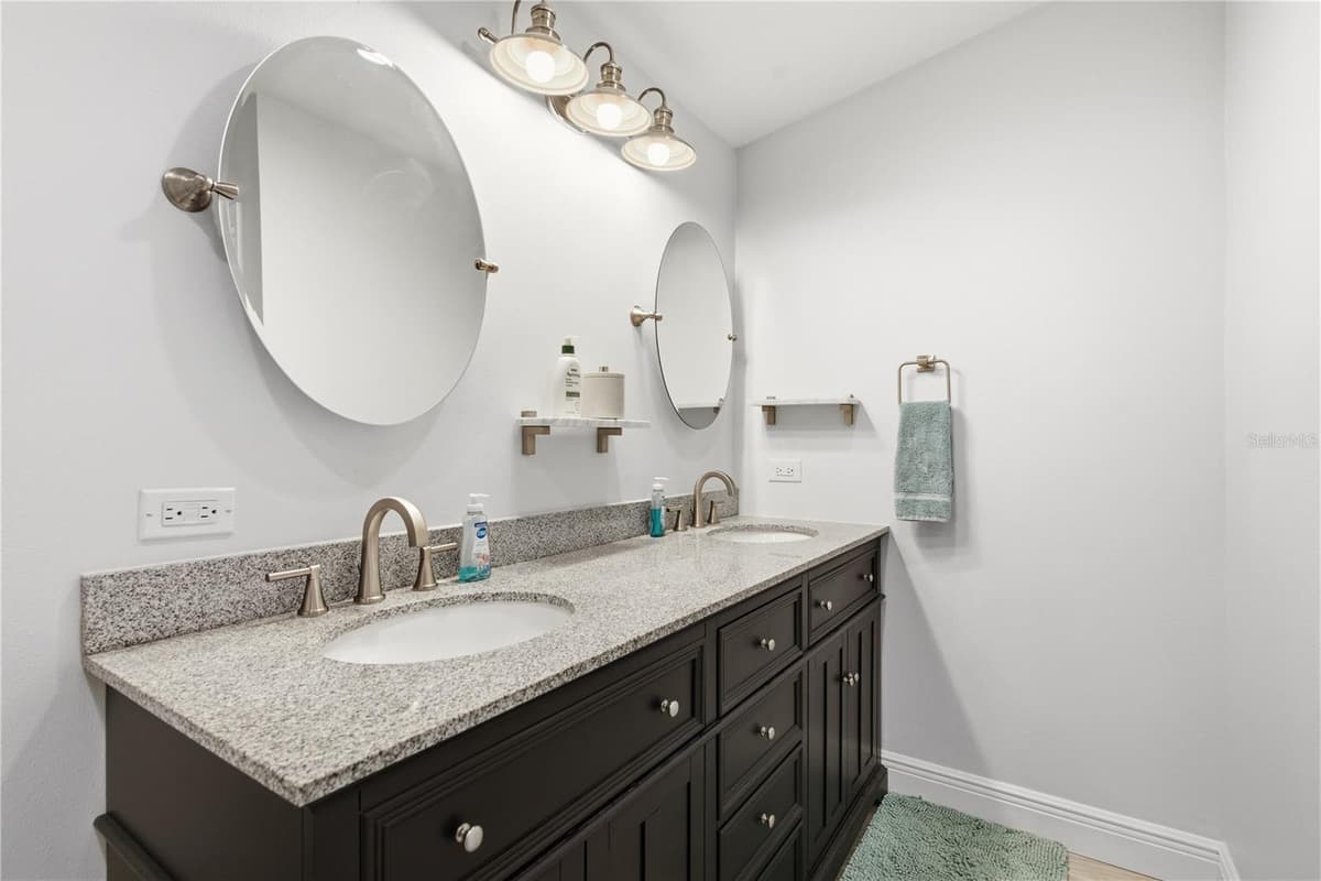 4930 POMPANO DRIVE — photo 21 of 49