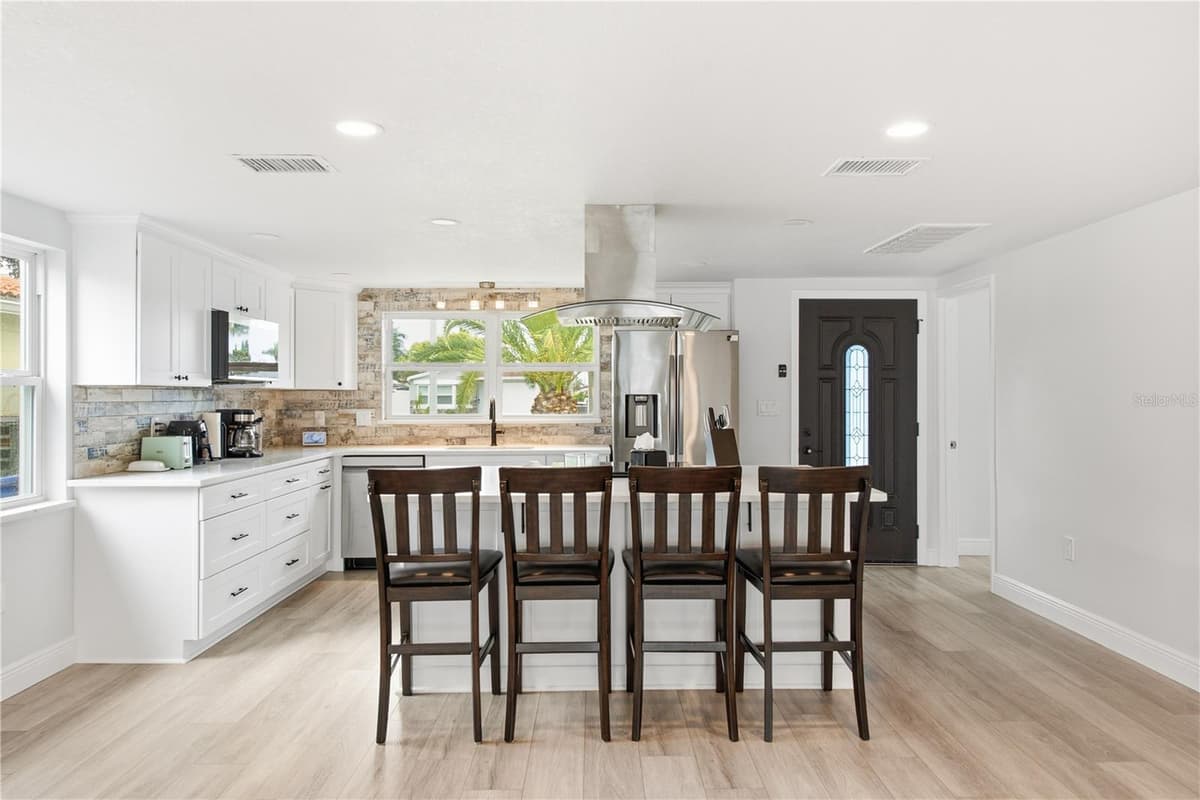 4930 POMPANO DRIVE — photo 14 of 49
